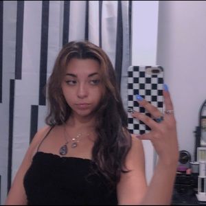 Meet your Posher, Camila